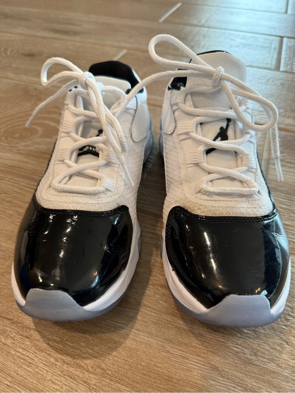 Nike Kids White and Black Low-Top Sneakers
